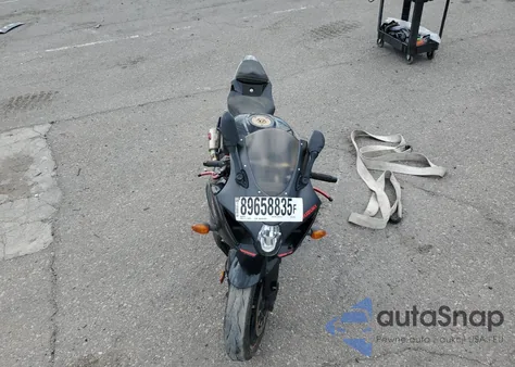 2019 Suzuki Gsx-R1000 из США, поврежденный, VIN JS1DM11R3K2100736